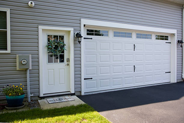 24/7 Emergency Garage Door Panel Replacement experts in Benton County County, WA